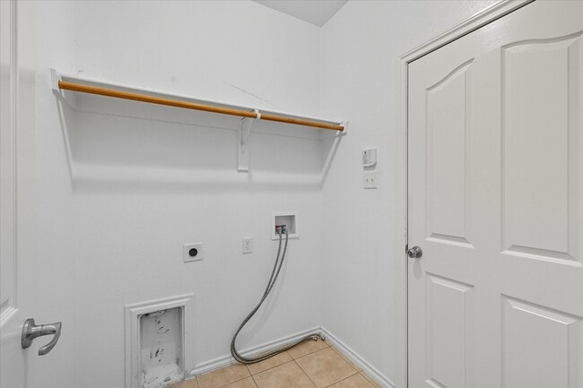 Building Photo - 3828 Confidence Dr