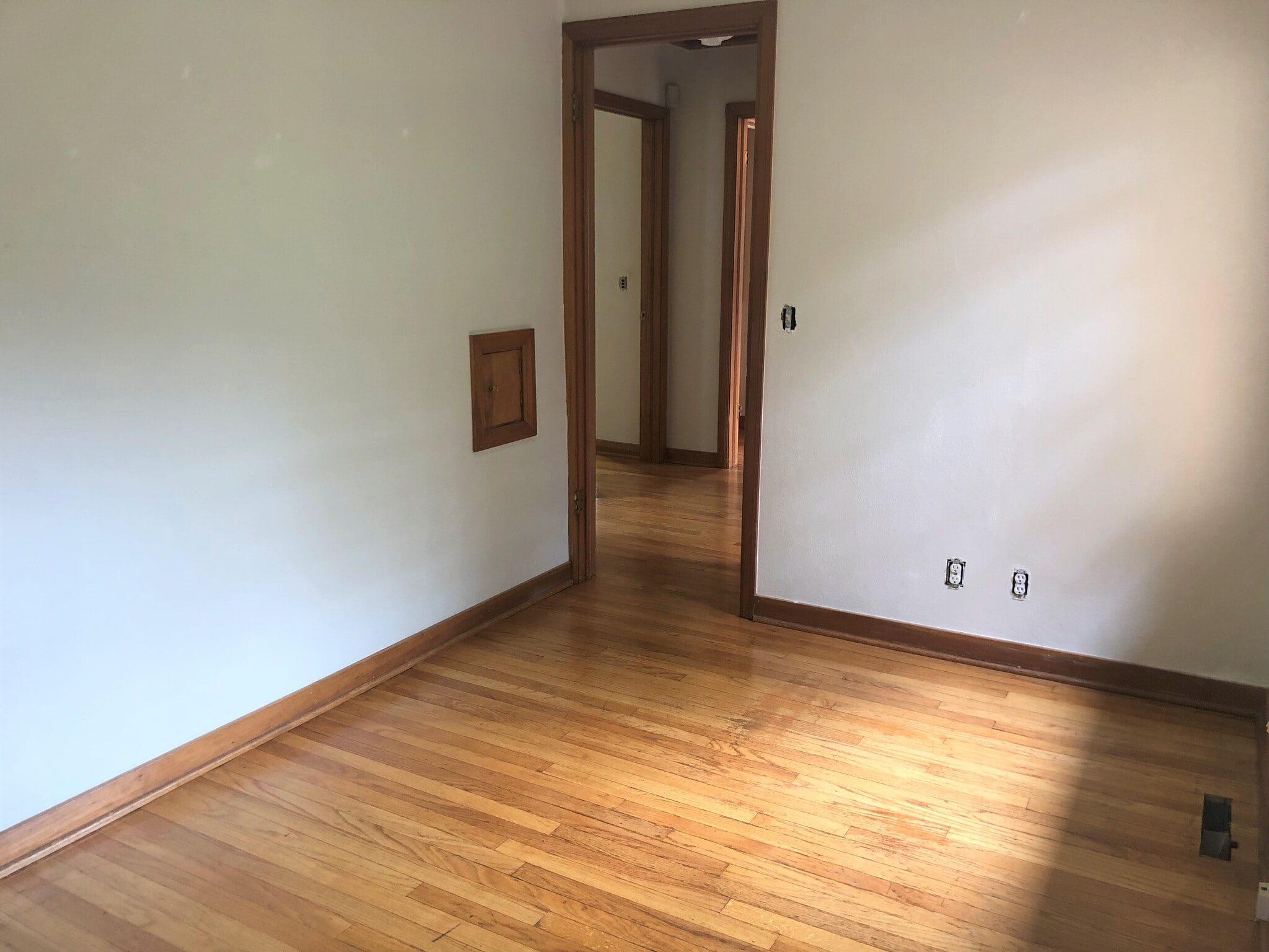 Building Photo - 418 S Owen Dr