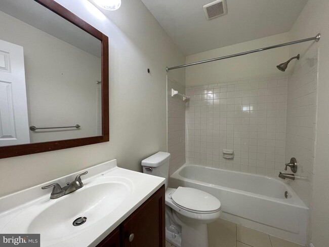 Building Photo - 17929 Milroy Dr