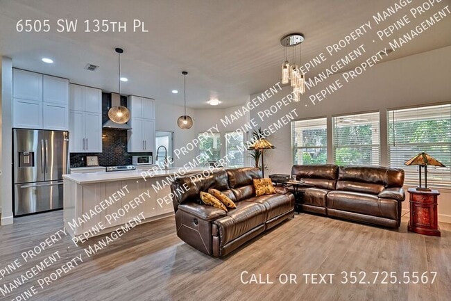 Building Photo - 6505 SW 135 Pl