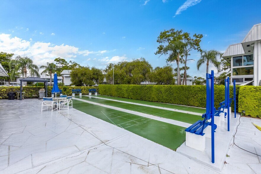 Building Photo - 2929 SE Ocean Blvd