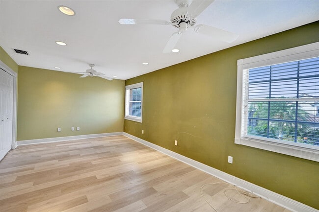 Building Photo - 10902 Tamoron Ln