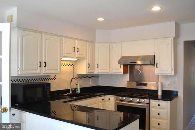 Building Photo - 7407 Crestberry Ln