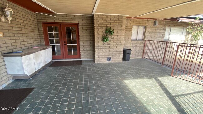 Building Photo - 6823 W Union Hills Dr