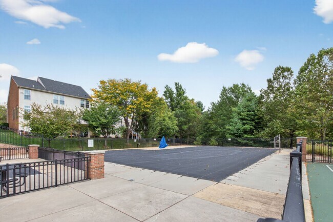 Building Photo - 23 Swanton Ln