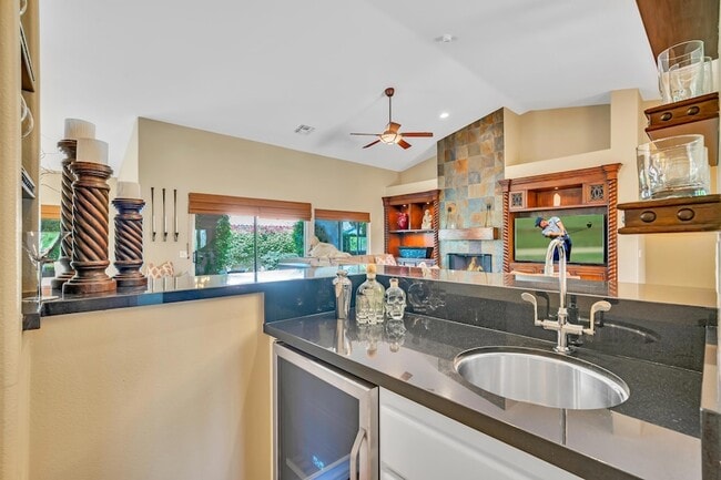 Building Photo - 45607 Pelican Hill Ct
