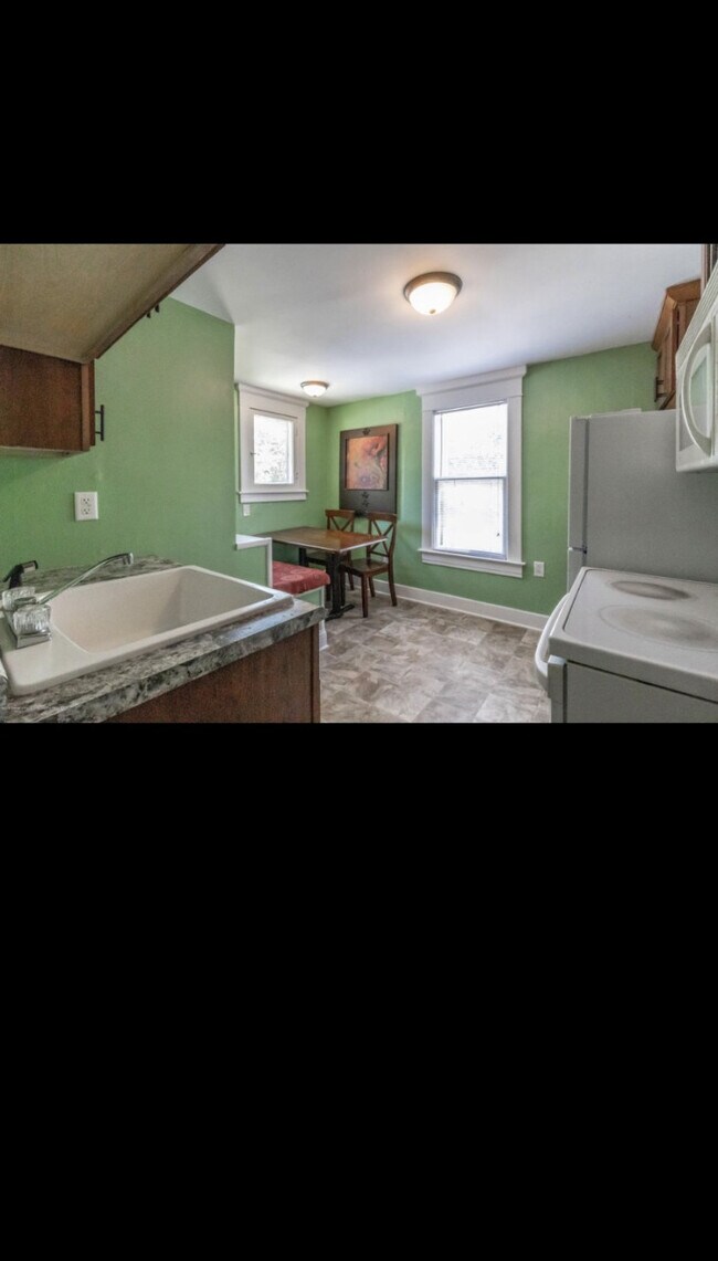 Building Photo - N Magnolia Property