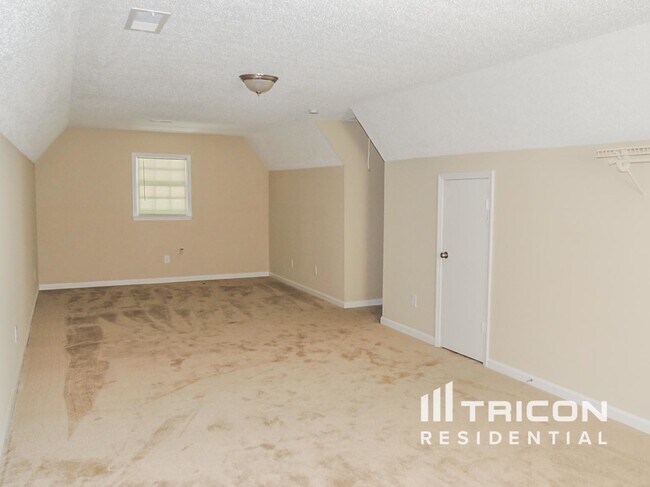 Building Photo - 111 Ladora Dr