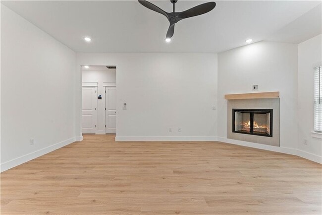 Building Photo - 49 Melbourn Dr