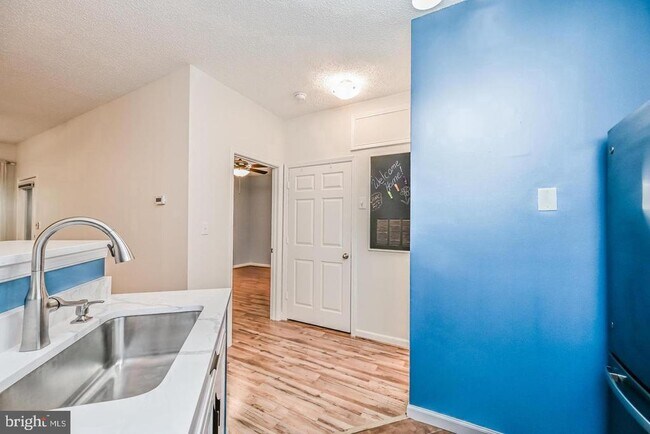 Building Photo - 13070 Autumn Woods Way
