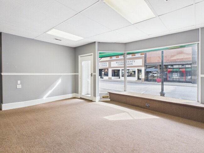 Building Photo - 248 Main St