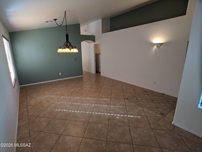 Building Photo - 2414 E Skipping Rock Way