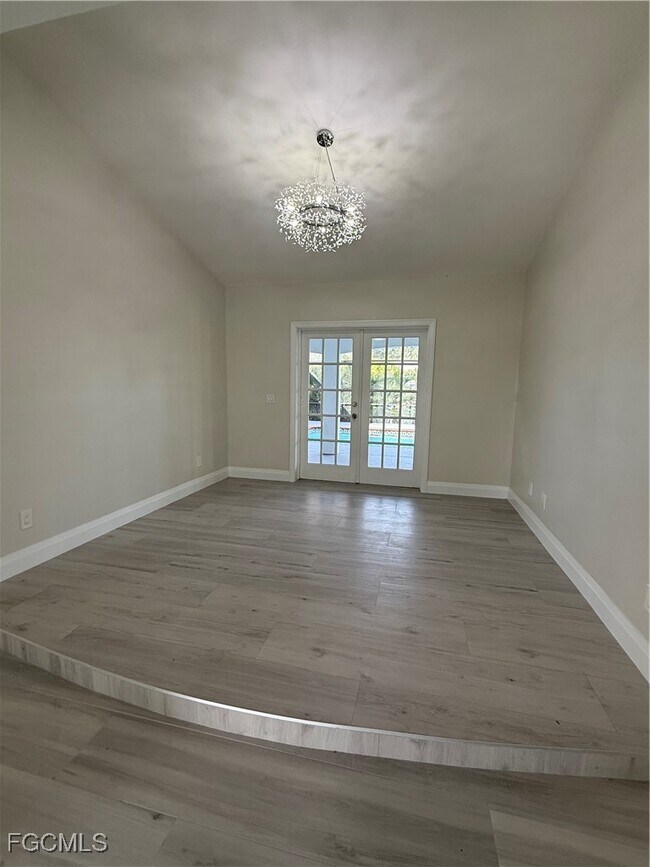 Building Photo - 711 SE 33rd Terrace