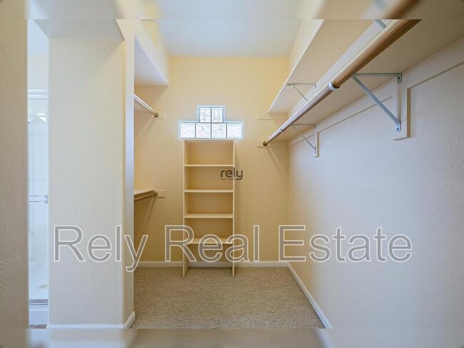 Building Photo - 4605 N Clear Creek Dr