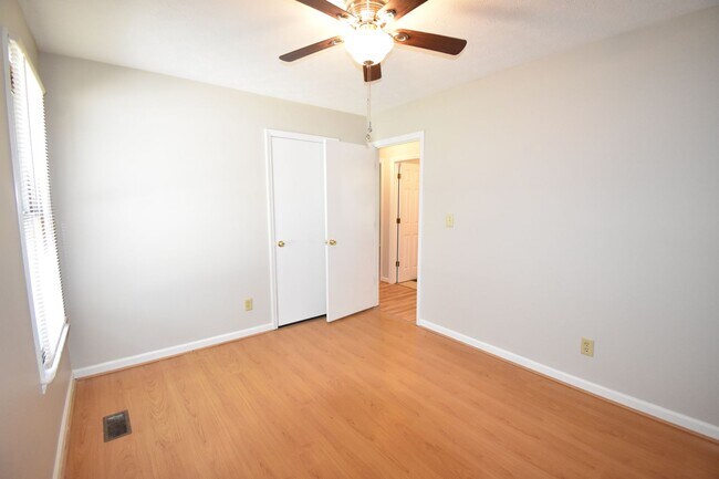 Building Photo - 1646 Rim Rd