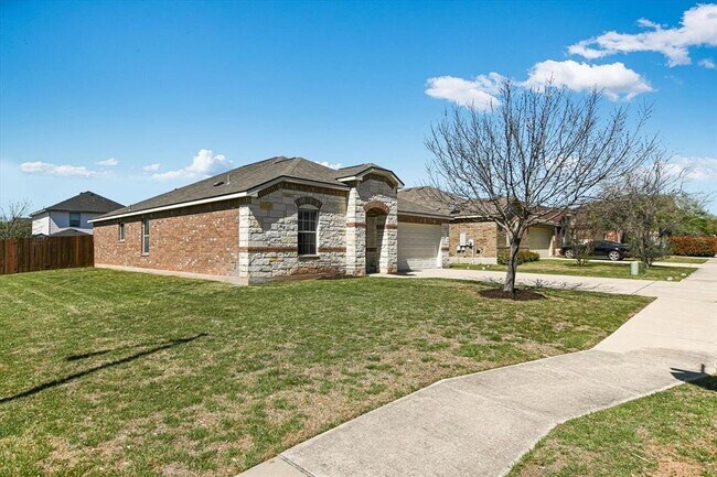 Building Photo - 101 King Elder Ln