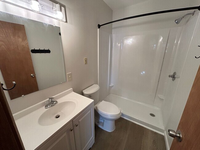 Building Photo - 1039-1039 S 12th St