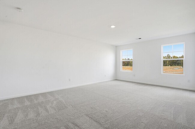 Building Photo - BEAUTIFUL AND READY FOR YOU- NICE TOWNHOME IN ANGIER, NC