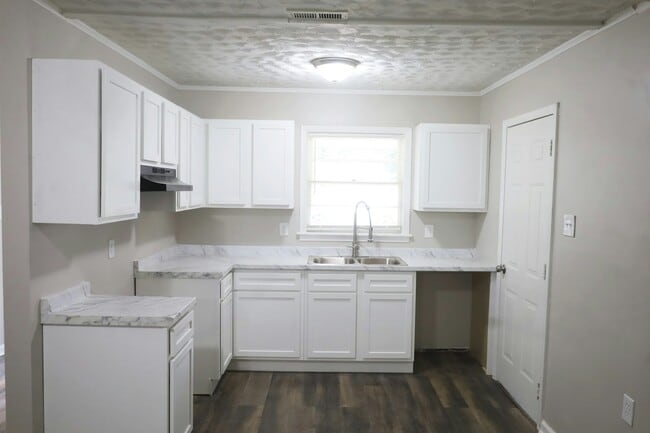 Building Photo - 1731 Sea Isle Rd