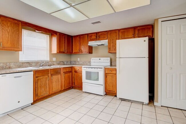 Building Photo - 6339 Jennifer Jean Dr