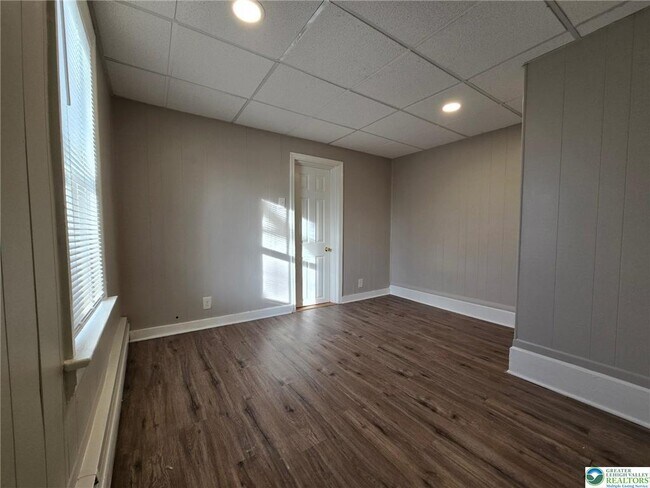 Building Photo - 505 Penn St