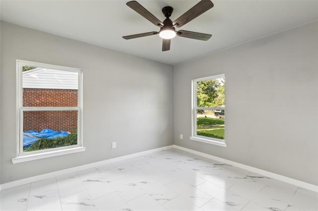Building Photo - 2504 Avon Dr