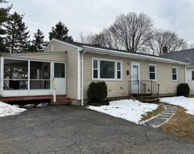 Building Photo - 25 Tobyhanna St