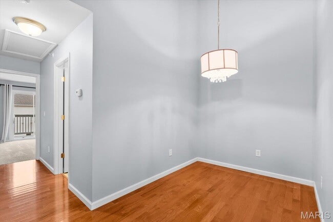 Building Photo - 729 Tower Grove Dr