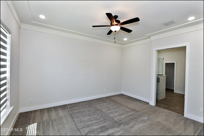 Building Photo - 13868 Paseo Perlas Dr