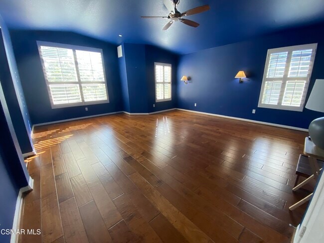 Building Photo - 730 Tennis Club Ln