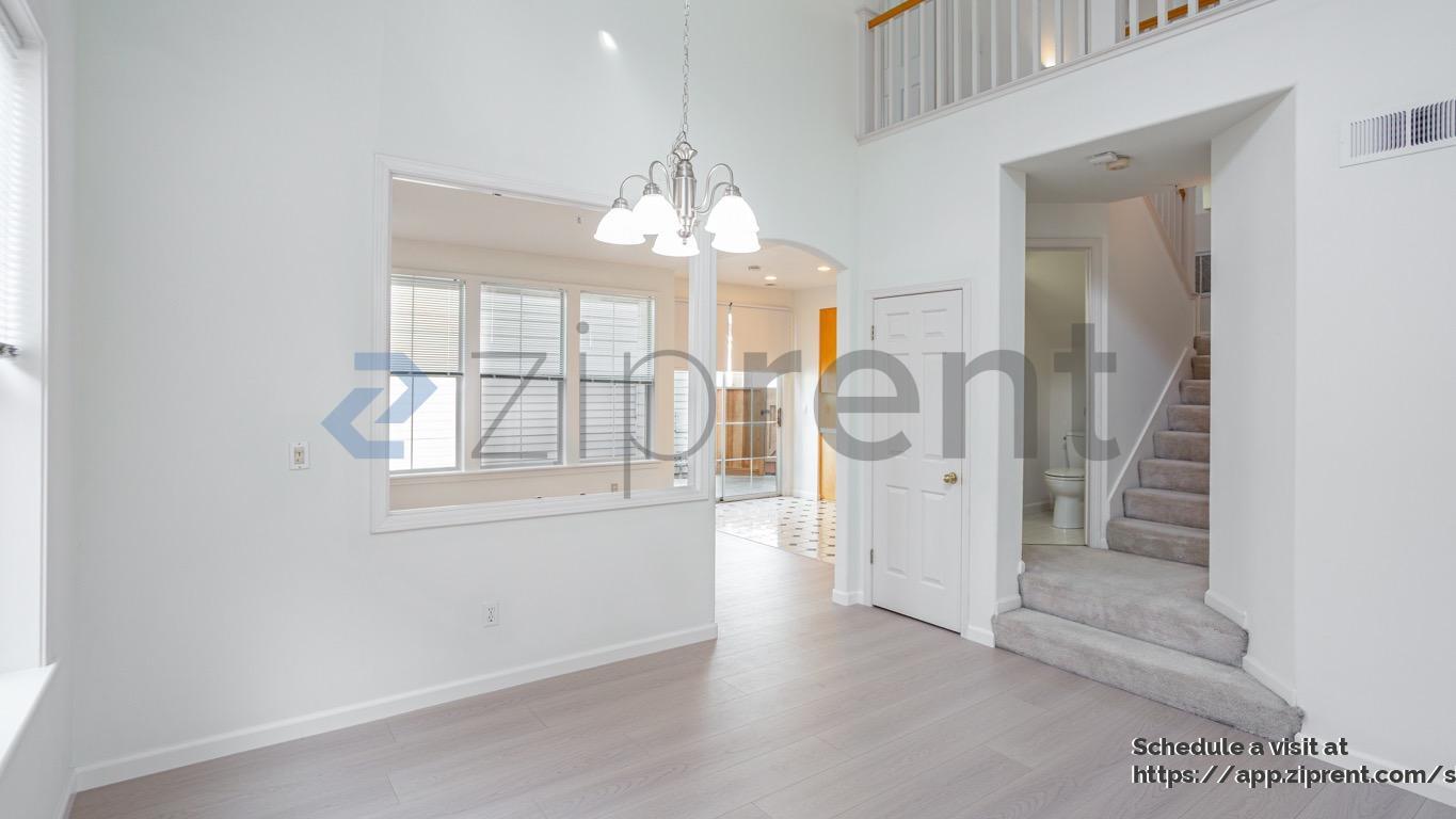 Building Photo - 5 Chester Cir