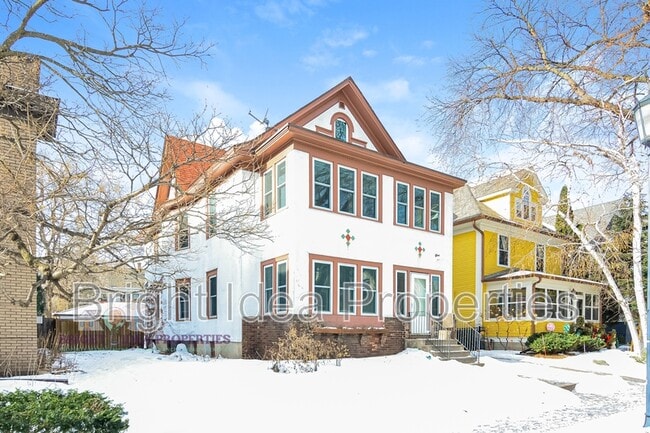 Building Photo - 2104 Emerson Ave S