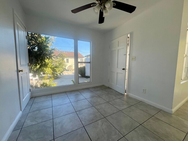 Building Photo - 10523 Mansel Ave