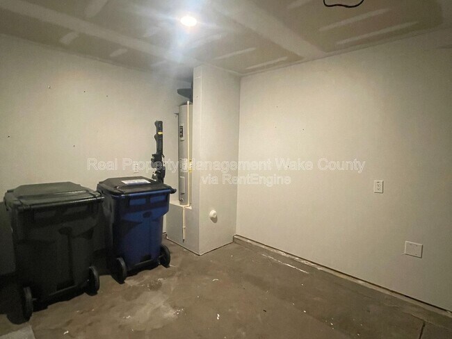 Building Photo - 2727 Chert Ln