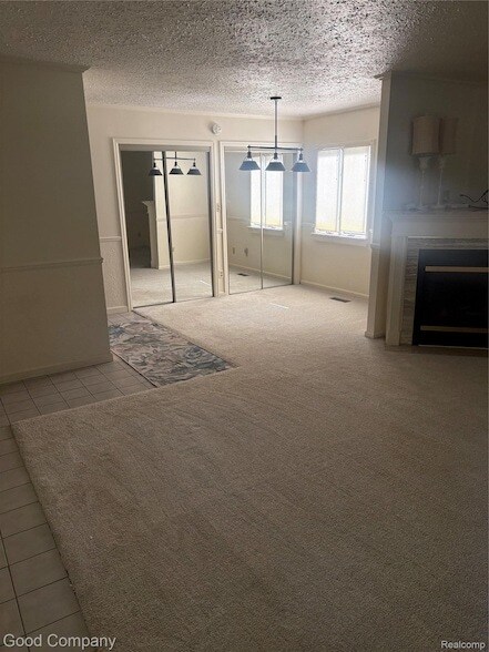 Building Photo - 6284 Woodsdale Dr