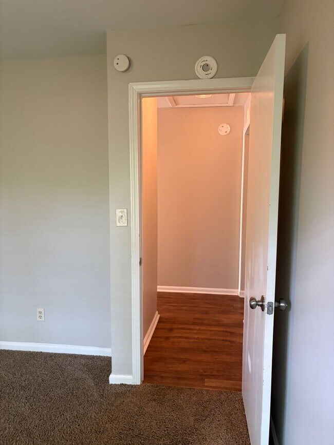 Building Photo - Move-In Ready 4BR/3BA Home with Spacious Layout & Large Yard