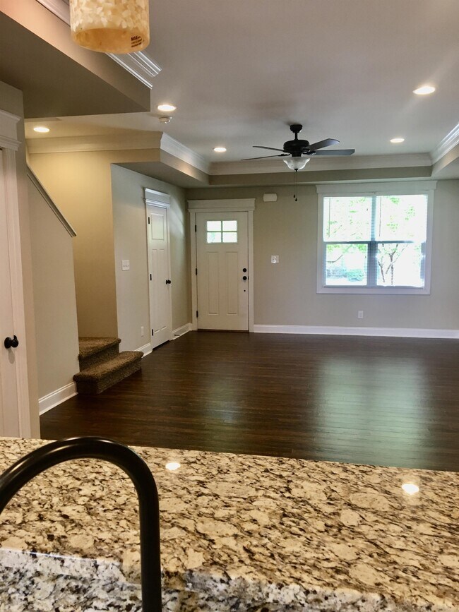 Building Photo - 215 Capstone Dr