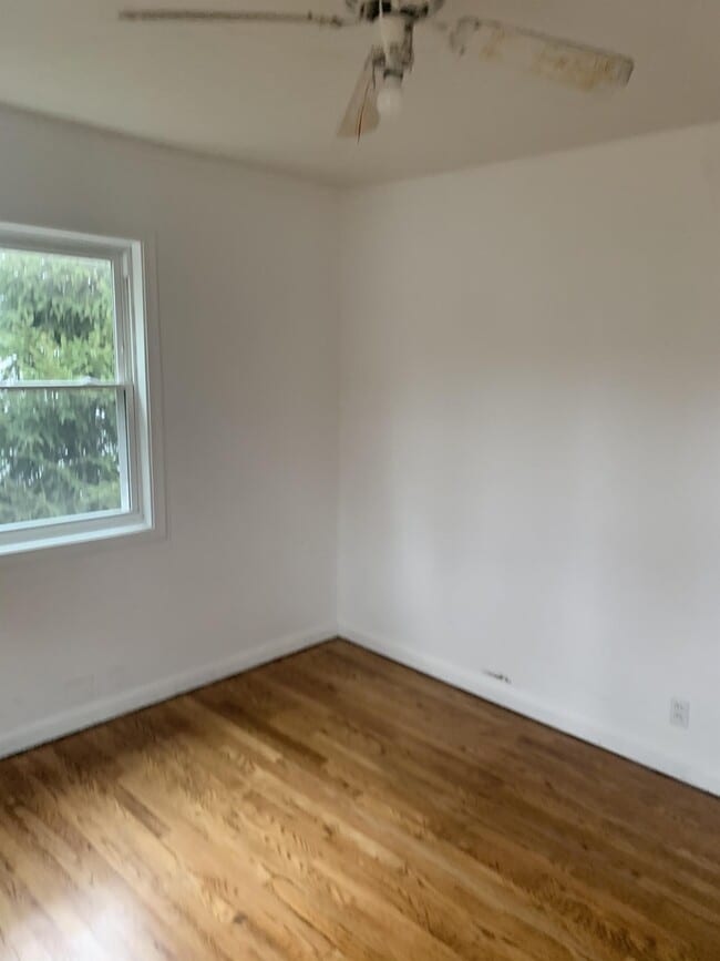 Building Photo - 131 Forest-Park Dr