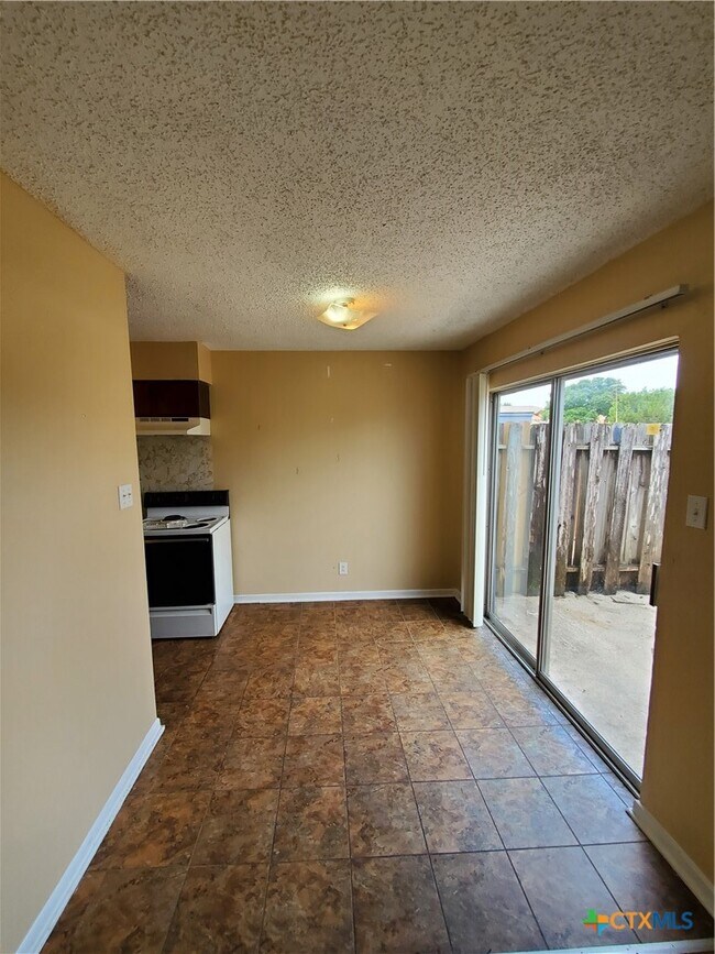 Building Photo - 1308 Covey Ln