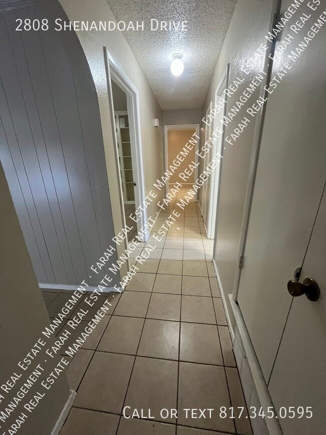 Building Photo - 2808 Shenandoah Dr