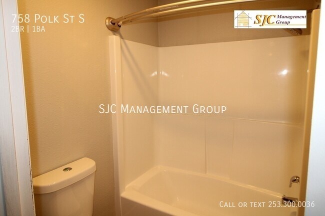 Building Photo - 758 Polk St S