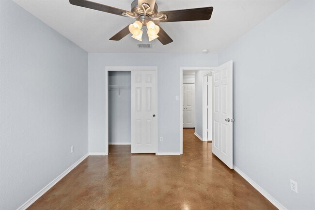 Building Photo - 3321 Winding River Trail