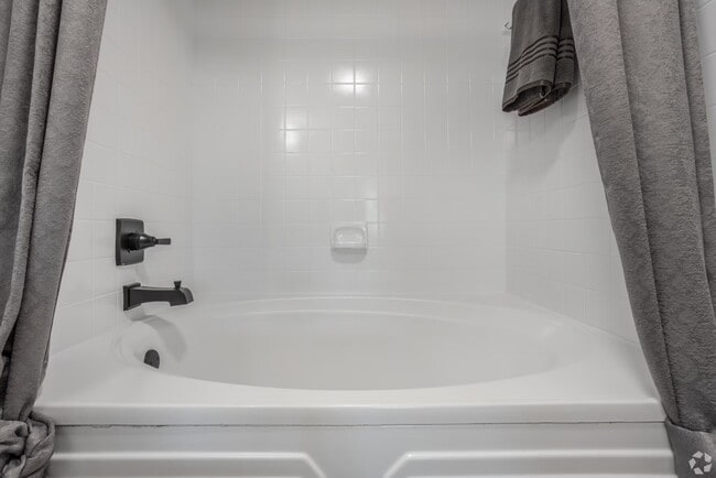 Building Photo - Comfort Meets Convenience in North Houston