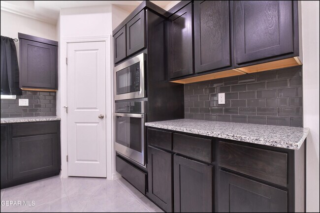 Building Photo - 12844 Giovanni Grajeda Ave