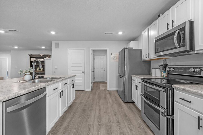 Building Photo - 6537 Torrey Pnes Trce