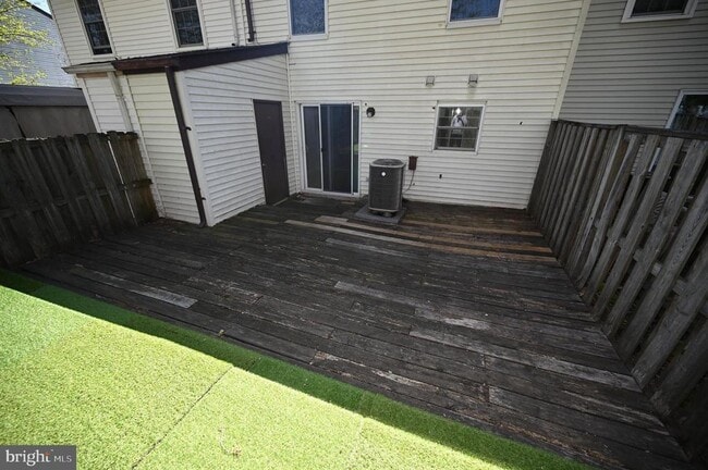 Building Photo - 2103 Tanglewood Dr