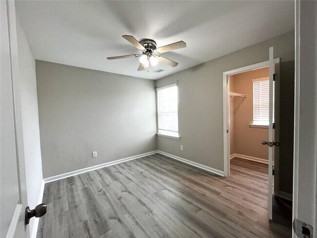 Building Photo - 4707 Waxwing St