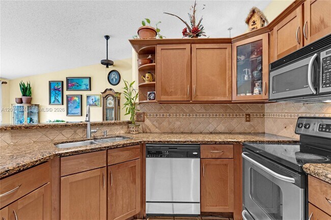 Building Photo - 3761 Alcantara Ave