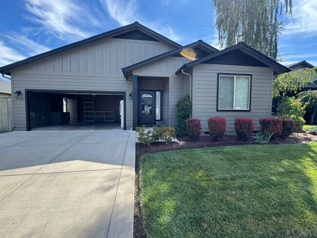 Building Photo - 2435 Bridgewater Way