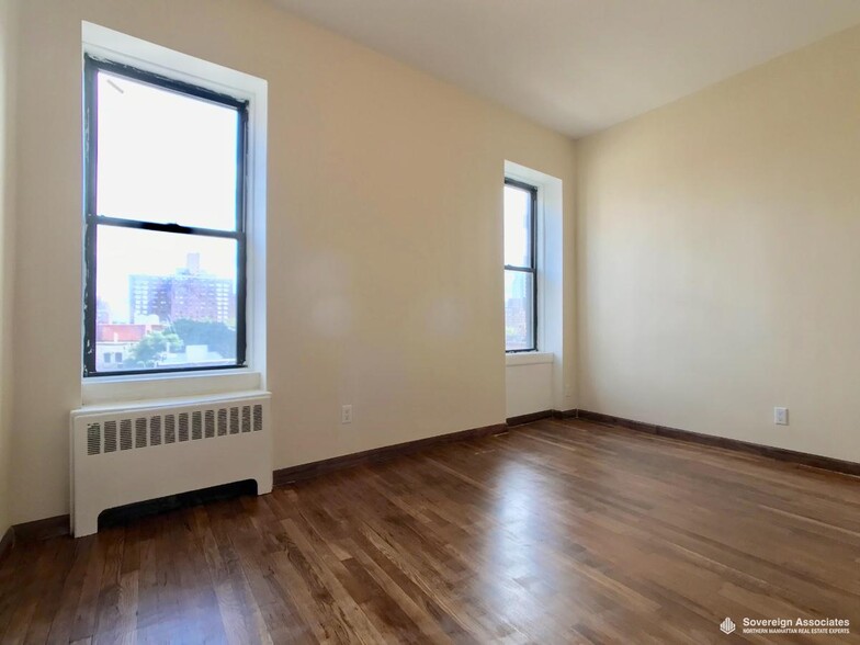 Building Photo - 240 W 104th St